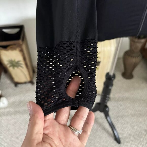 Women's Fabletics Mesh Black Full Zip Jacket with Hoodie S with Thumb holes - Picture 3 of 10